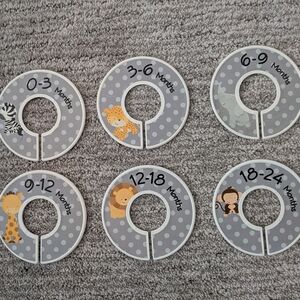 Nursery Closet Dividers - Gray Polka Dot Baby Size Labels (0-24 Months)